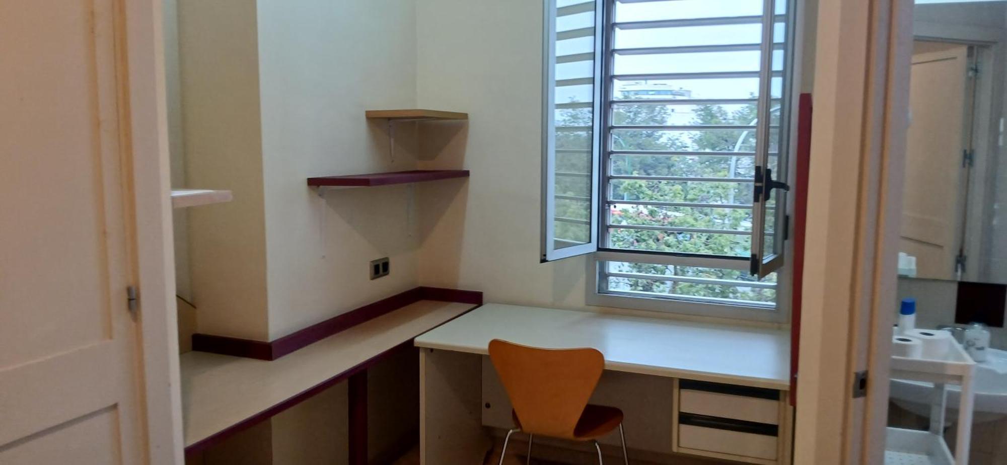 Larru Los Bermejales Residencia Universitaria Seville Exterior photo